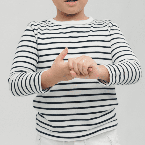 Kid washing hands